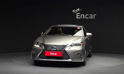 Lexus ES 2017, 86984 км, за 15635.19 USD