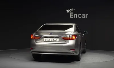 Lexus ES 2017, 86984 км, за 15635.19 USD