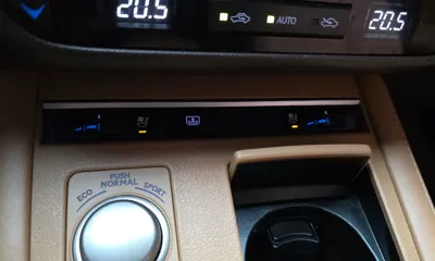 Lexus ES 2017, 86984 км, за 15628.05 USD - фото 16