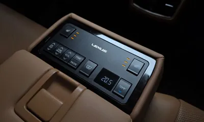 Lexus ES 2017, 86984 км, за 15628.05 USD - фото 19