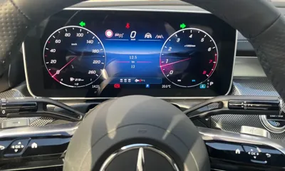 Mercedes-Benz C-Class 2025, 2200 км, за 25938.67 USD - фото 6