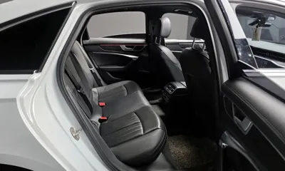 Audi A6 2023, 58667 км, за 22662.7 USD - фото 12