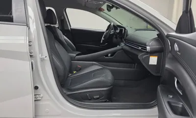Hyundai Avante 2024, 9076 км, за 15114.01 USD - фото 26