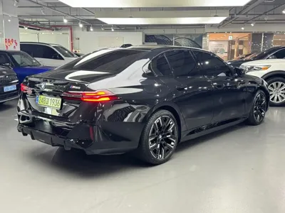 BMW i5 2025, 7006 км, за 56230.88 USD
