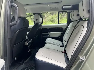 Land Rover Defender 2020, 75000 км, за 54148.45 USD - фото 8