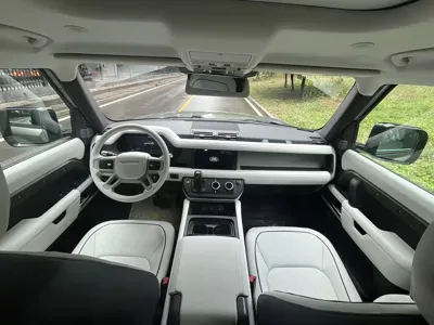 Land Rover Defender 2020, 75000 км, за 54148.45 USD - фото 9