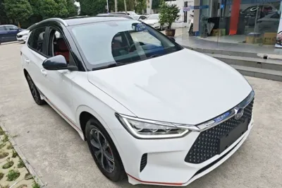 BYD e2 2021, 105399 км, за 8271 USD