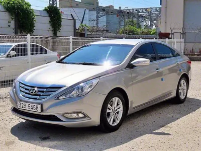 Hyundai Sonata 2011, 87996 км, за 2344.21 USD