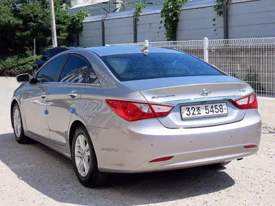 Hyundai Sonata 2011, 87996 км, за 2344.21 USD
