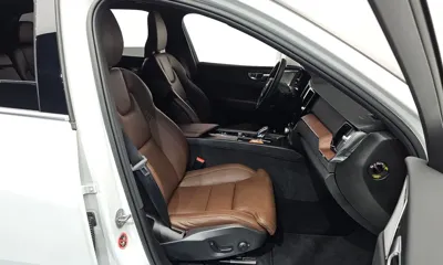 Volvo XC60 2023, 33500 км, за 28472.98 USD - фото 12
