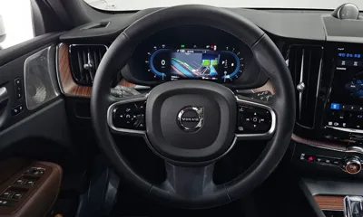 Volvo XC60 2023, 33500 км, за 28472.98 USD - фото 13