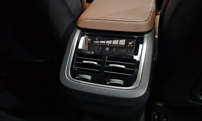 Volvo XC60 2023, 33500 км, за 28472.98 USD - фото 19