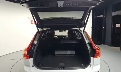 Volvo XC60 2023, 33500 км, за 28472.98 USD - фото 20