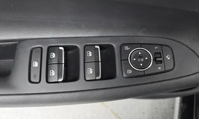 Hyundai Grandeur 2020, 32167 км, за 13358.28 USD - фото 28