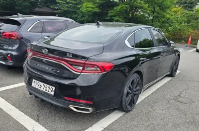 Hyundai Grandeur 2018, 130400 км, за 8533.54 USD