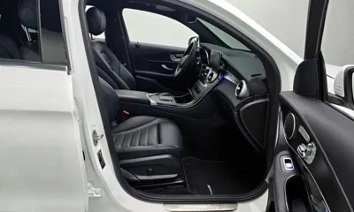 Mercedes-Benz GLC-Class 2023, 66156 км, за 32044.93 USD - фото 10