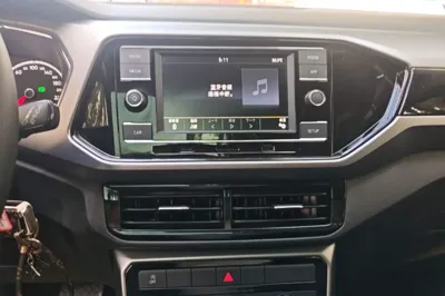 Volkswagen T-Cross 2019, 63900 км, за 9436 USD - фото 15