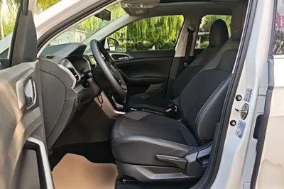Volkswagen T-Cross 2019, 63900 км, за 9436 USD - фото 17