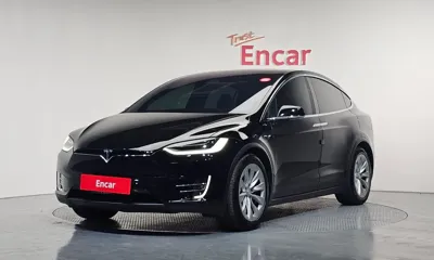 Tesla Model X · 2018 год