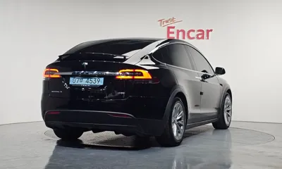 Tesla Model X 2018, 80964 км, за 43039.7 USD