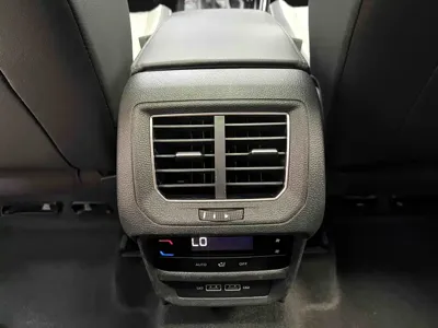Volkswagen Tayron 2023, 37100 км, за 27044.8 USD - фото 11