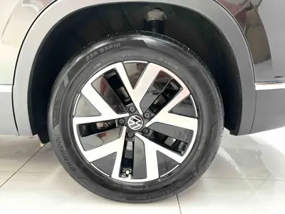 Volkswagen Tayron 2023, 37100 км, за 27044.8 USD - фото 14