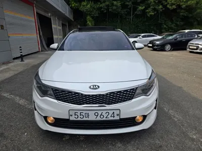 Kia K5 · 2016 год