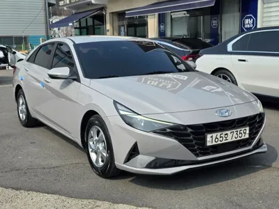 Hyundai Avante 2022, 111499 км, за 10289.27 USD