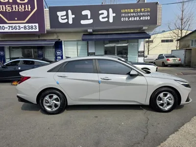 Hyundai Avante 2022, 111499 км, за 10289.27 USD