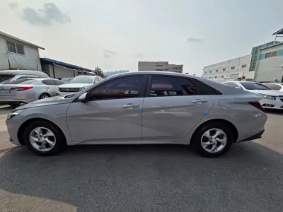 Hyundai Avante 2022, 111499 км, за 10289.27 USD