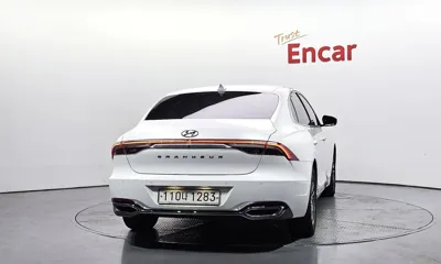Hyundai Grandeur 2022, 106836 км, за 13674.27 USD