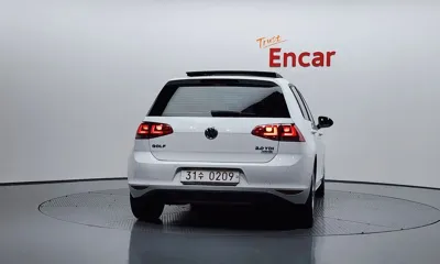 Volkswagen Golf 2016, 104484 км, за 6316.34 USD