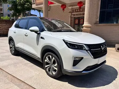 Wuling Xingchen 2022, 4800 км, за 10922.12 USD