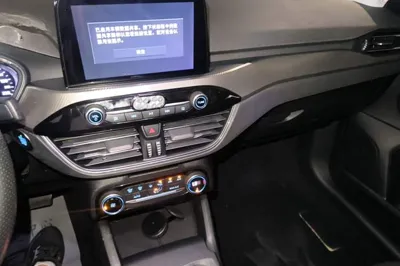 Ford Focus 2020, 76000 км, за 7355 USD - фото 16