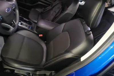 Ford Focus 2020, 76000 км, за 7355 USD - фото 17