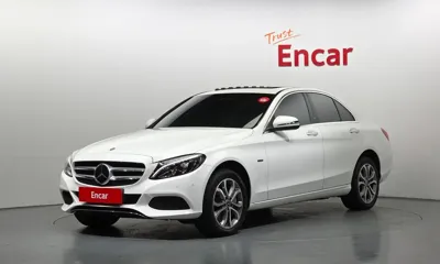 Mercedes-Benz C-Class · 2018 год
