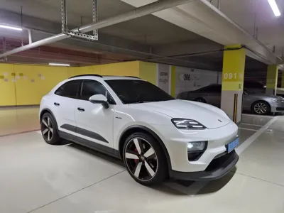 Porsche Macan · 2025 год