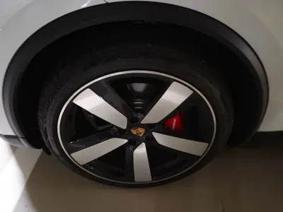 Porsche Macan 2025, 8900 км, за 70228.05 USD