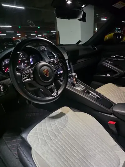 Porsche 718 2017, 70000 км, за 37533.2 USD