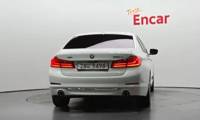 BMW 5-Series 2018, 84448 км, за 13876.23 USD