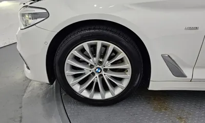 BMW 5-Series 2018, 84448 км, за 13876.23 USD