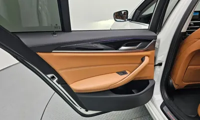 BMW 5-Series 2018, 84448 км, за 13869.89 USD - фото 25