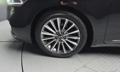 Kia K7 2018, 215046 км, за 4560.26 USD