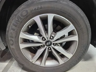 Hyundai Santafe 2015, 145273 км, за 5579.62 USD