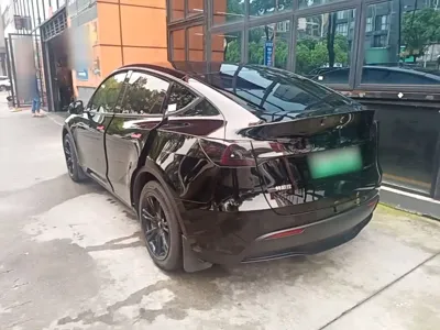 Tesla Model Y 2023, 16400 км, за 26440.12 USD