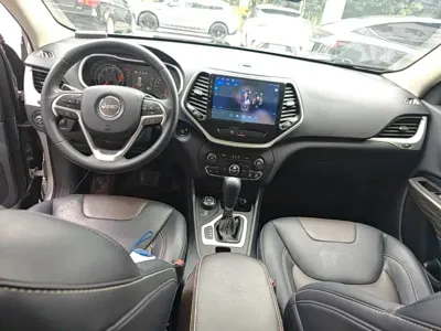 Jeep Cherokee 2016, 79600 км, за 4885.13 USD - фото 10