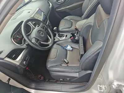 Jeep Cherokee 2016, 79600 км, за 4885.13 USD - фото 15