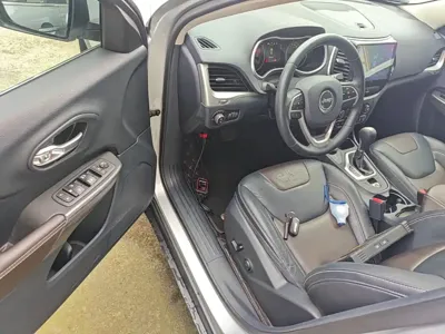 Jeep Cherokee 2016, 79600 км, за 4885.13 USD - фото 16