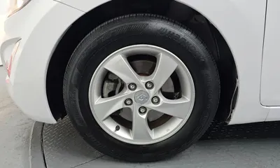 Hyundai Avante 2014, 126242 км, за 3237.53 USD