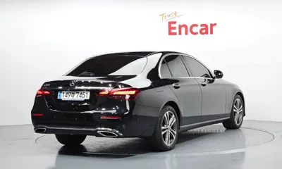 Mercedes-Benz E-Class 2023, 34883 км, за 27697.01 USD